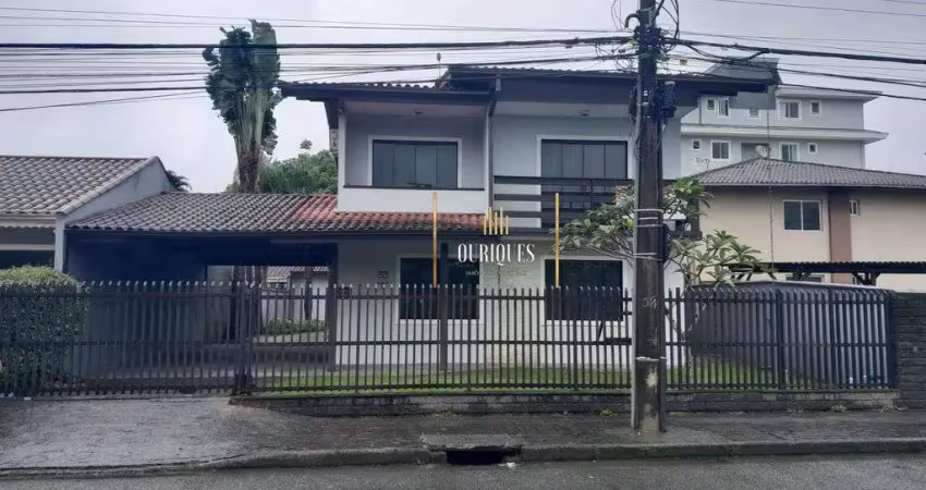 Excelente sobrado no Bom Retiro com 250m² de área construída.