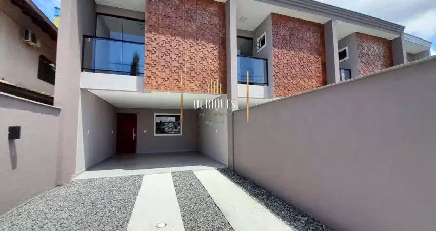 Sobrado de excelente acabamento no Comasa com 3quartos sendo 1 suíte.