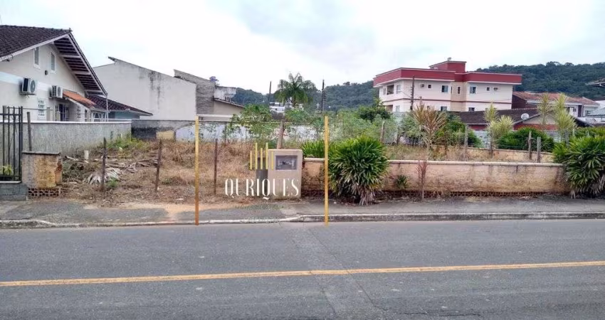 Terreno a venda no Iririu com 360m² aceita permuta por geminado na região.