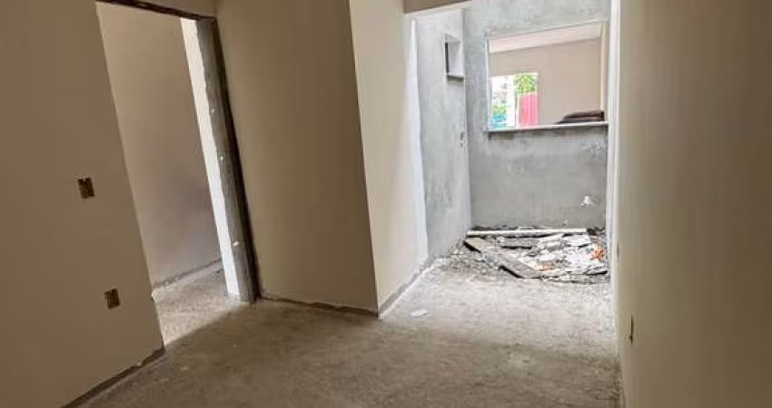 Geminado planta baixa com 55 m², contendo 2 quartos e espaço para 2 veículos.