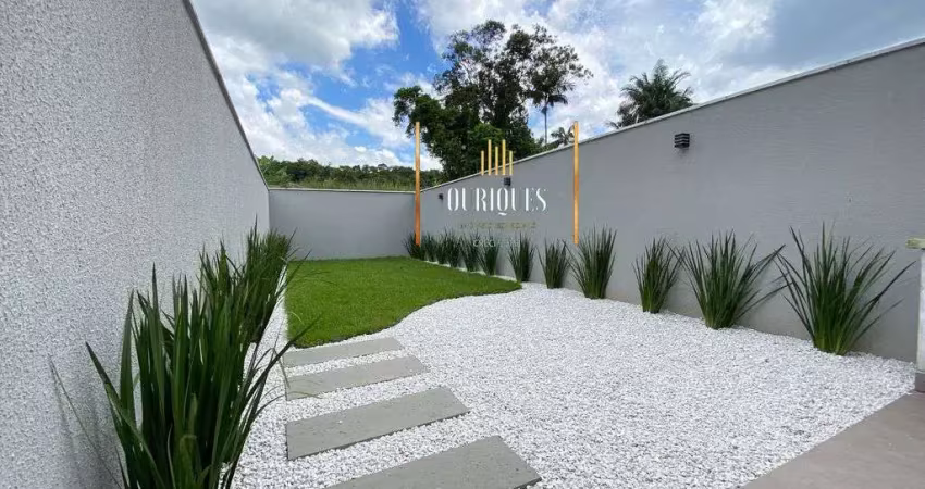 Sobrado Geminado 125m² e amplo espaço no terreno.