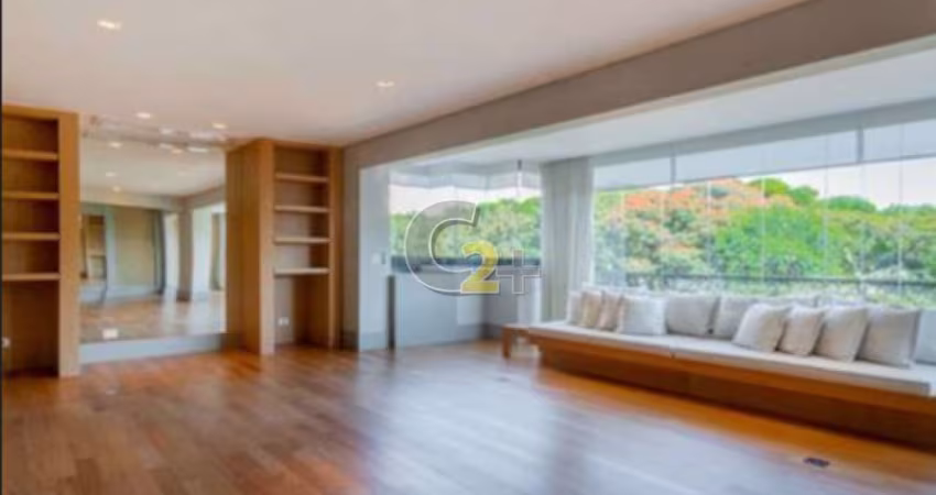 Apartamento à venda nas Perdizes, 250m², 4 quartos, sendo 4 suítes e 5 vagas de garagem.