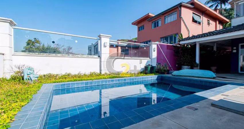 Casa a venda, Pacaembu, 3 suítes e 6 vagas