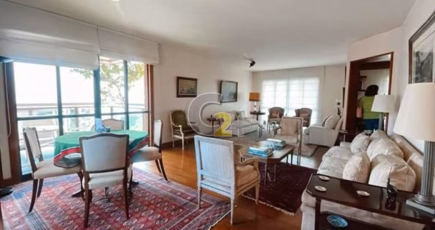 Apartamento a venda em Moema com 3 Suites, 4 vagas e Depósito