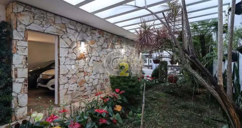 Casa à venda no Brooklin com 5 quartos, sendo 2 suítes, 4 vagas