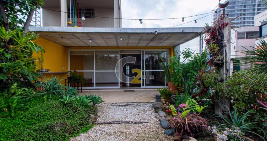Cobertura Duplex á venda na Vila Madalena com 3 quartos, sendo 2 suítes e 2  vagas