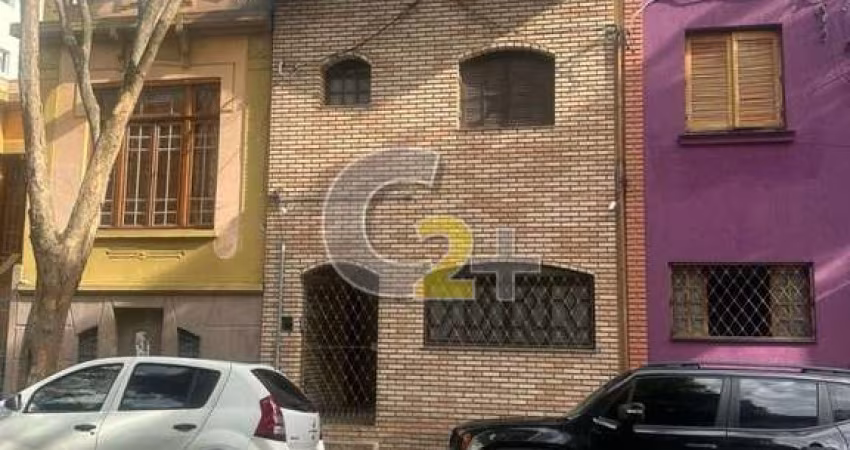 Sobrado á venda na Bela Vista, 3 quartos e sem vaga de garagem