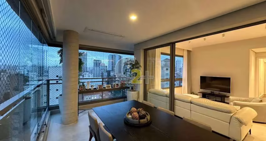 Apartamento à venda em moema 3 quartos, sendo 1 suíte e 2 vagas de garagem.