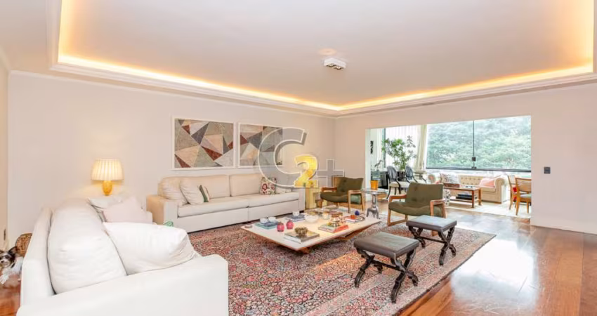 Apartamento à venda em Moema com 3 suítes e 4 vagas