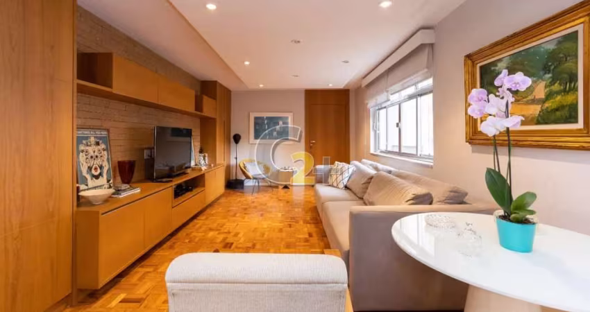 Apartamento à venda em Moema com 2 quartos, sendo 1 suite e 1 vaga