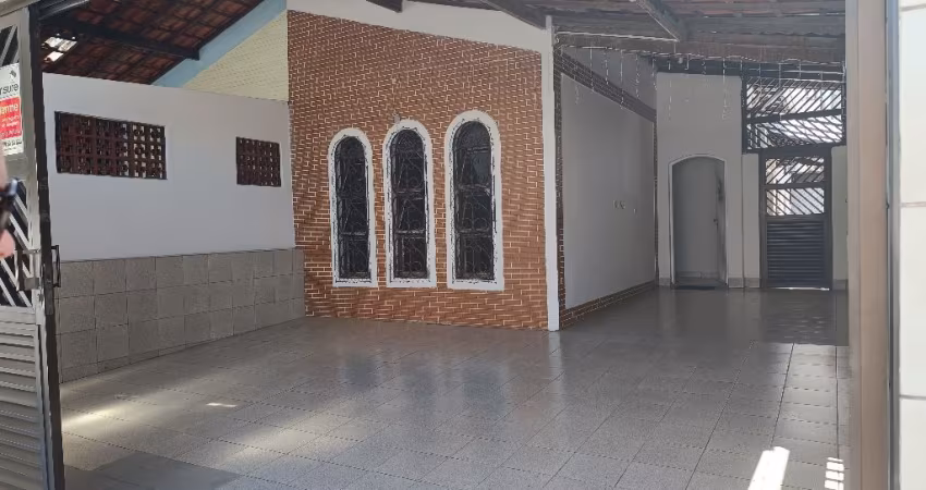 Casa e loja comercial para avenida Guilhermina