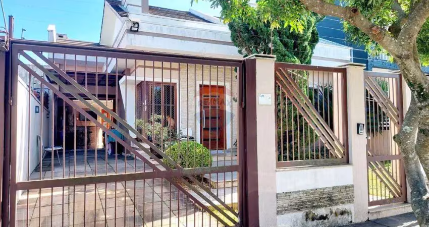 Casa à venda na Adão dos Santos, 149, Parque da Matriz, Cachoeirinha