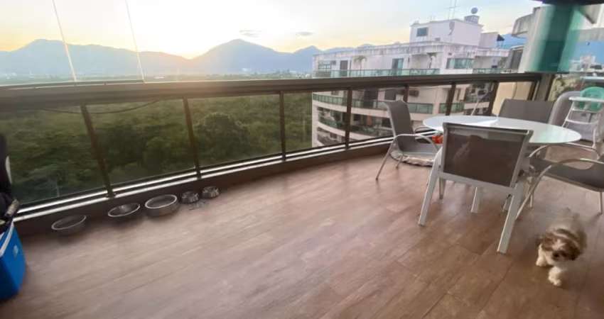 Linda Cobertura toda Reformada com 3 suítes no Recreio dos Bandeirantes