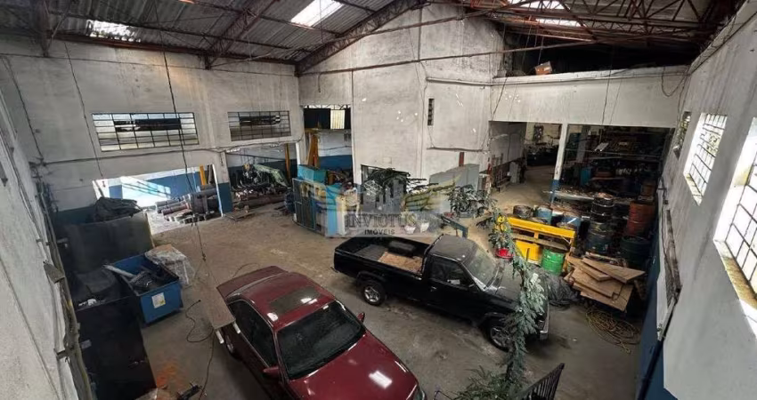 Galpão Comercial/Industrial para Comprar, 813m² - Campestre, Santo André/SP.