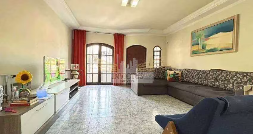 Sobrado com 4 Quartos para Comprar, 283m² - Campestre, Santo André/SP.