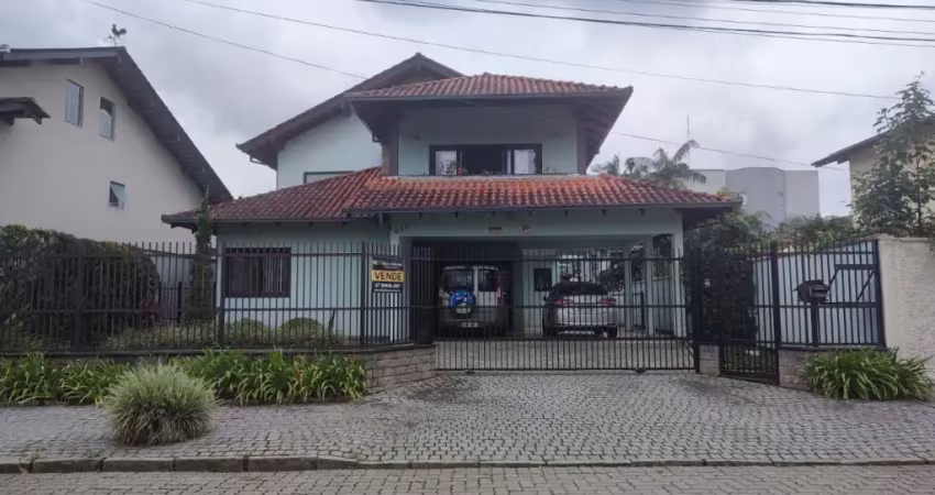 # sobrado 100% averbado com piscina bairro santo antonio jlle-sc