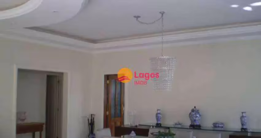 Magnífica casa com 5 quartos por R$ 2.100.000 - Centro - Maricá/RJ