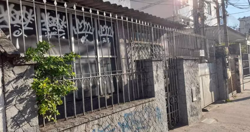 CASA 4 QUARTOS, 3 BANHEIROS , 2 VAGAS
