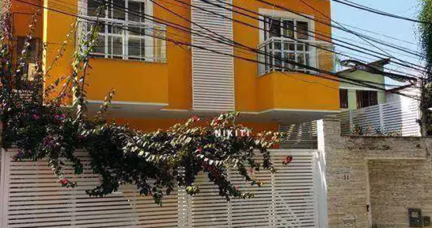 Casa nova triplex, 4 quartos, 2 suítes e 2 vagas de garagem - santa rosa niterói