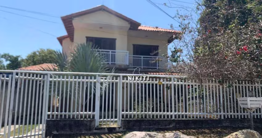 Casa com 3 dormitórios para alugar, 268 m² por r$ 6.500,00/mês - jacaroá - maricá/rj