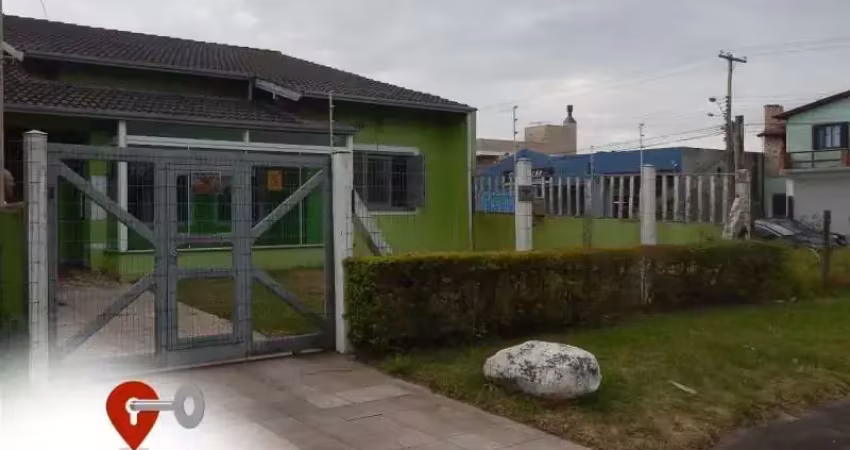 AMPLA CASA EM EXCELENTE LOCALIZAÇÃO