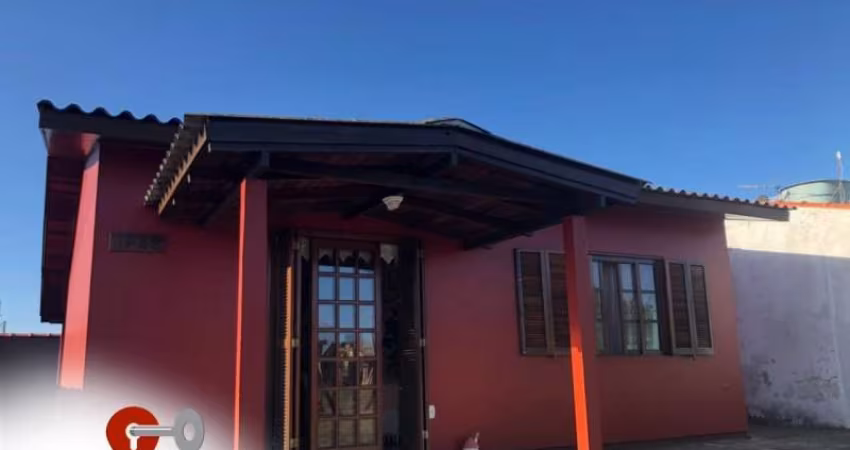 CASA COM 2 DORMITÓRIOS EM OÁSIS DO SUL