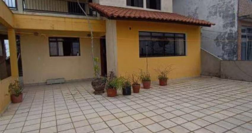 Sobrado com 3 dormitórios à venda, 354 m² por R$ 680.000,00 - Centro - Diadema/SP