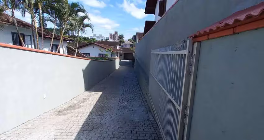 Terreno à venda na Rua Dona Elza Meinert, 1344, Glória, Joinville