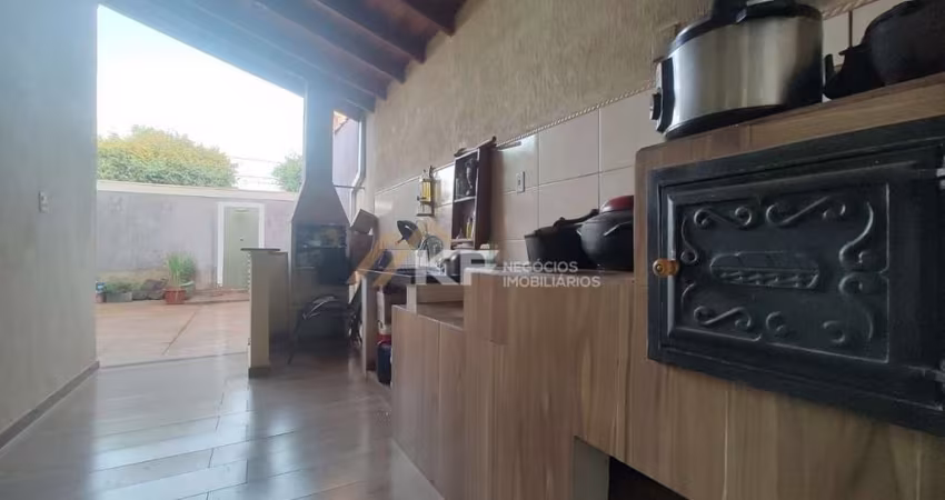 Casa à Venda de 3 Dormitórios / 1 Suite e Espaço Gourmet no bairro Geraldo Correia de Carvalho -  Ribeirão Preto / SP
