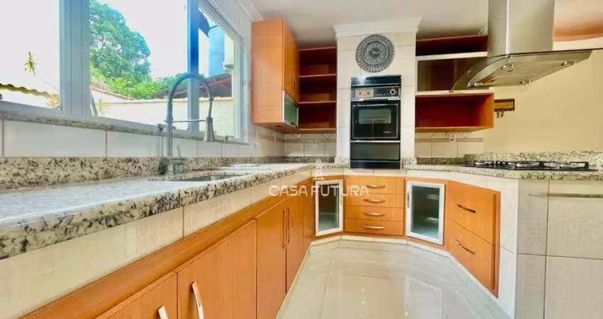 Casa com 3 dormitórios à venda, 214 m² por R$ 700.000,00 - Volta Grande - Volta Redonda/RJ