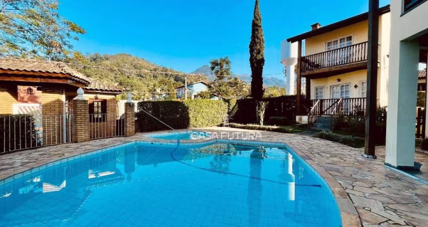 Casa com 3 dormitórios à venda, 114 m² por R$ 580.000,00 - Penedo - Itatiaia/RJ