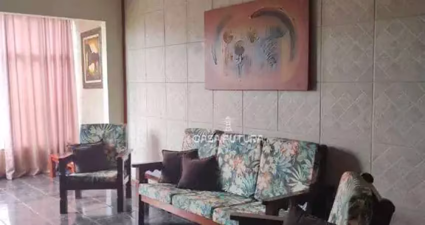 Casa com 3 dormitórios à venda, 262 m² por R$ 399.000,00 - Retiro - Volta Redonda/RJ