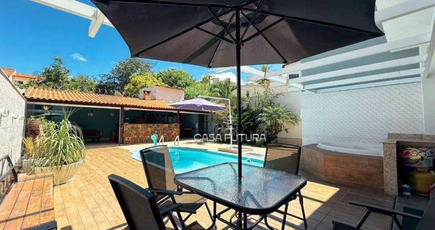 Casa com 3 dormitórios à venda, 200 m² por R$ 900.000,00 - Jardim Belvedere - Volta Redonda/RJ