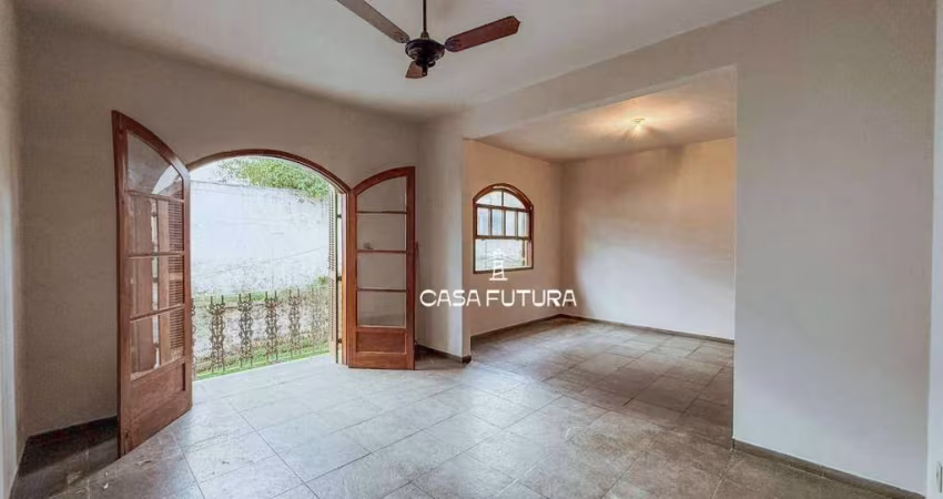 Casa com 4 dormitórios à venda, 217 m² por R$ 599.000,00 - Monte Castelo - Volta Redonda/RJ