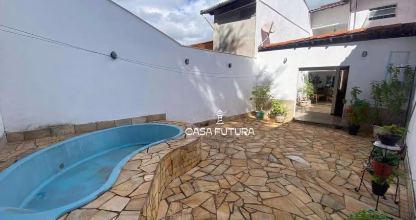 Casa com 3 dormitórios à venda, 199 m² por R$ 880.000,00 - Jardim Belvedere - Volta Redonda/RJ
