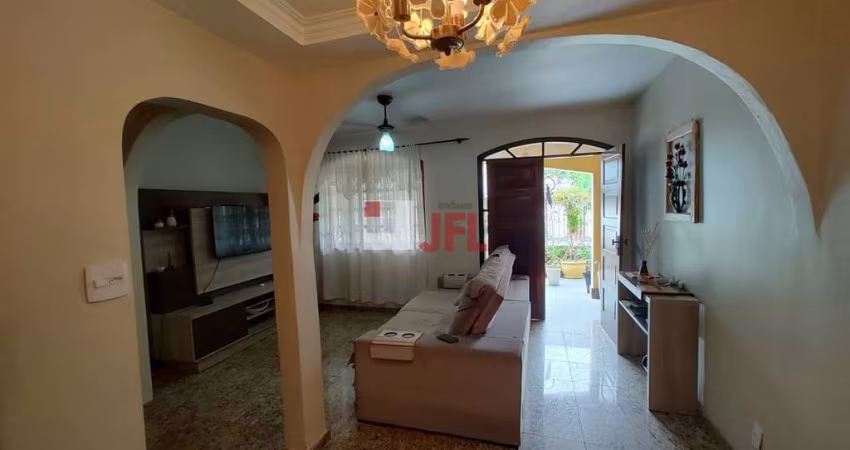 Casa Triplex 4 quartos 3 suítes - Condomínio dos Bancários - Vale do Araticum - Anil - Jacarepaguá - RJ