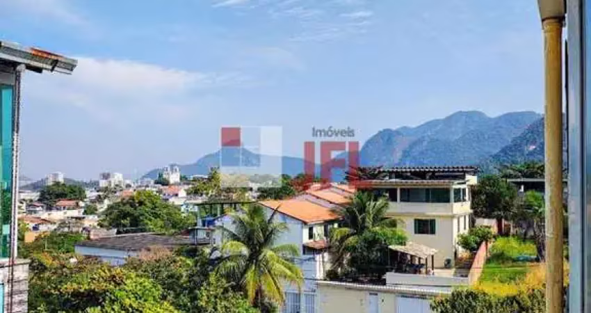 Casa quadriplex com 3 quartos com 1 suíte terraço coberto e vaga de garagem rua heráclito - curicica - jacarepaguá