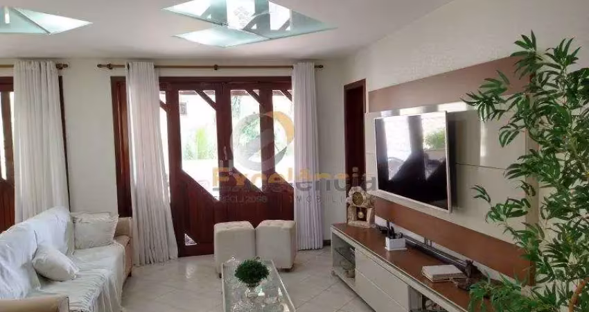 Casa triplex, 5 quartos, 894m² de terreno, Patamares!