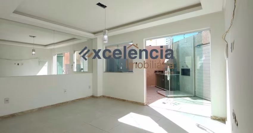 Casa duplex com 2 suítes, 87m2 de terreno, em Ipitanga!