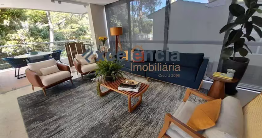 Casa no Alphaville I de Salvador, com 4 suítes e 760m2 de terreno!