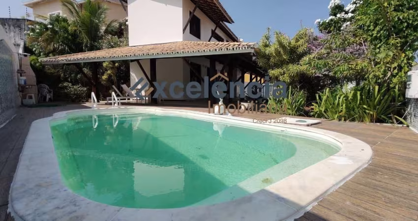 Casa duplex com 4 quartos, 496m2 de terreno, em Vilas do Atlântico!