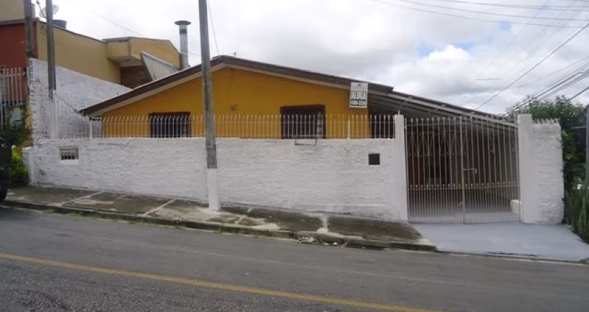 Casa  com 2 quartos para locaçao   No Bairro Xaxim