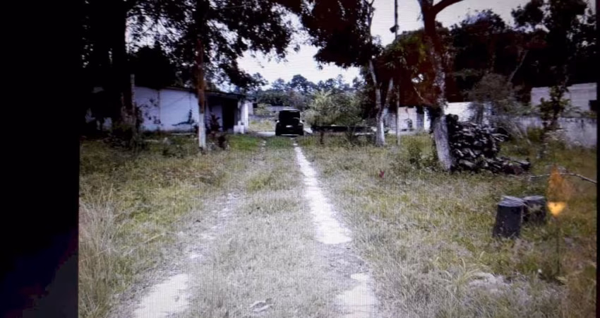 Terreno com 2.400m²
