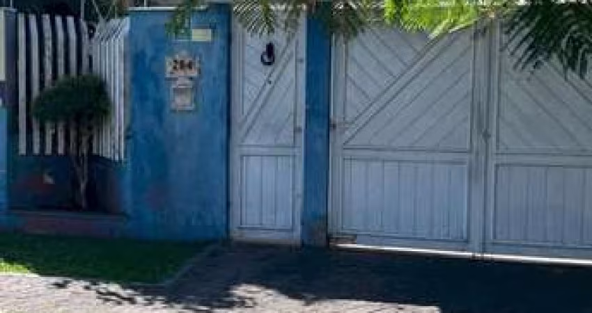 CASA COM ÓTIMA LOCALIZAÇÂO