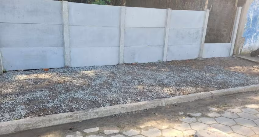 Terreno com 1.072m²