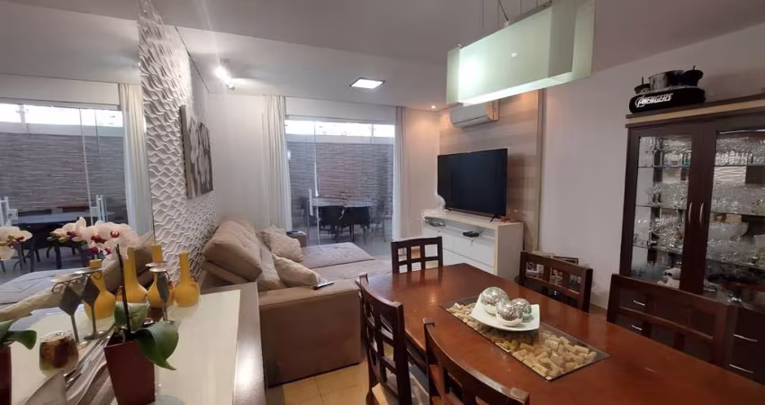 Casa com 3 dormitórios à venda, 89 m² por R$ 745.000,00 - Jardim Conceição (Sousas) - Campinas/SP