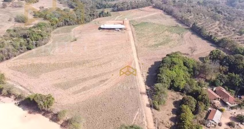 Sítio com 2 dormitórios à venda, 100762 m² por R$ 2.500.000,00 - Rincão - Santo Antônio de Posse/SP