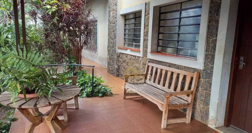 Casa com 5 dormitórios à venda, 300 m² por R$ 2.150.000,00 - Centro - Vinhedo/SP