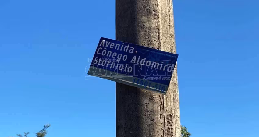 Terreno comercial no Jardim Universal em frente a Rod. Washington Luiz em Araraquara