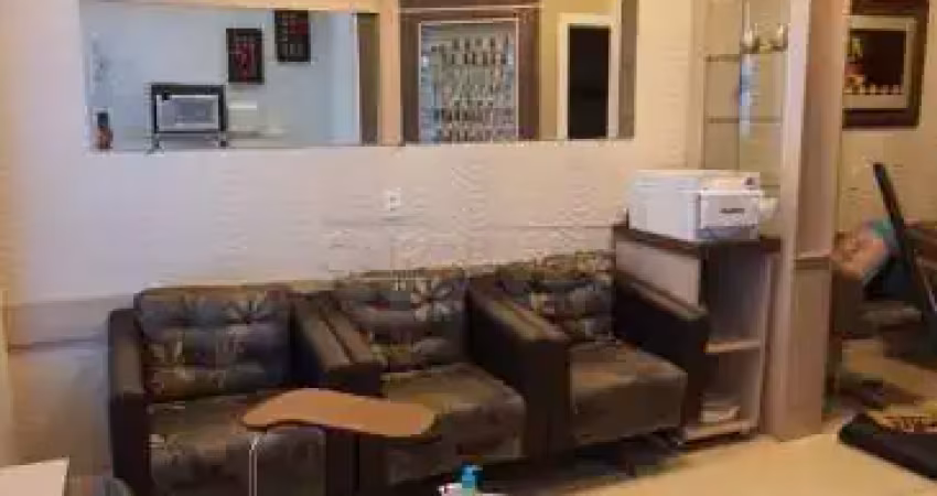 Comercial Sala / Salão com Condomínio em São Carlos